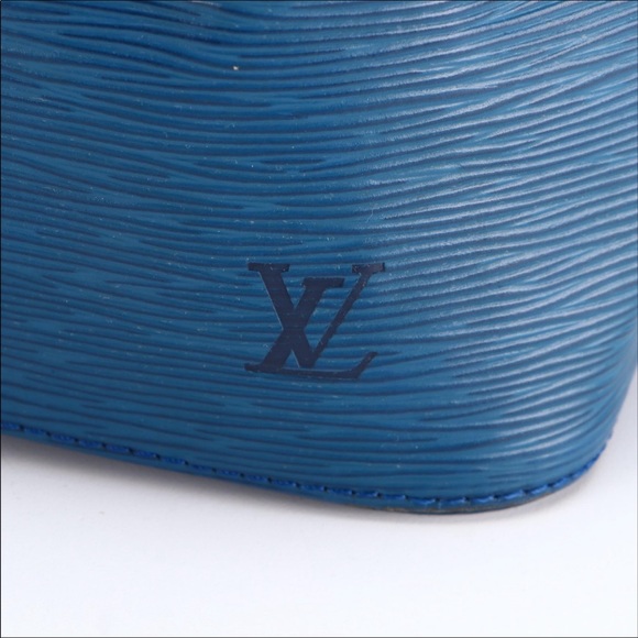 Luis Vuitton bucket bag - Picture 5 of 9